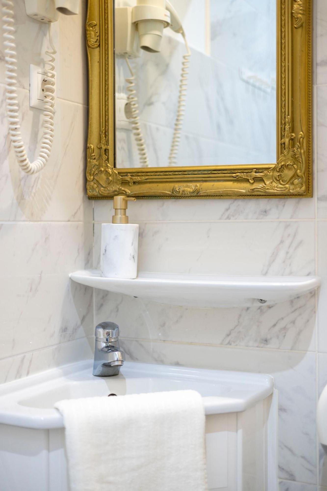 Exclusive Private Residence In The Center Of Bp W 4Bedrms, 4 Bathrms Budapest Luaran gambar