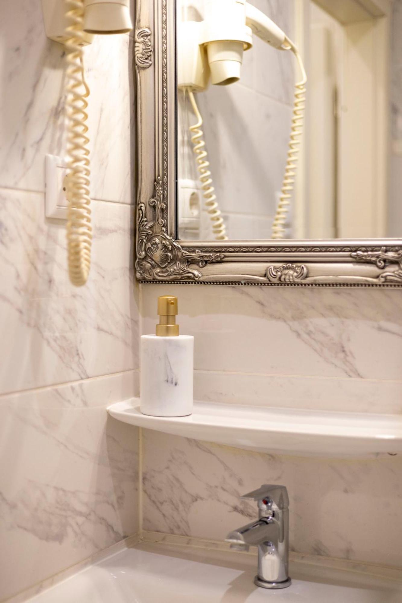 Exclusive Private Residence In The Center Of Bp W 4Bedrms, 4 Bathrms Budapest Luaran gambar